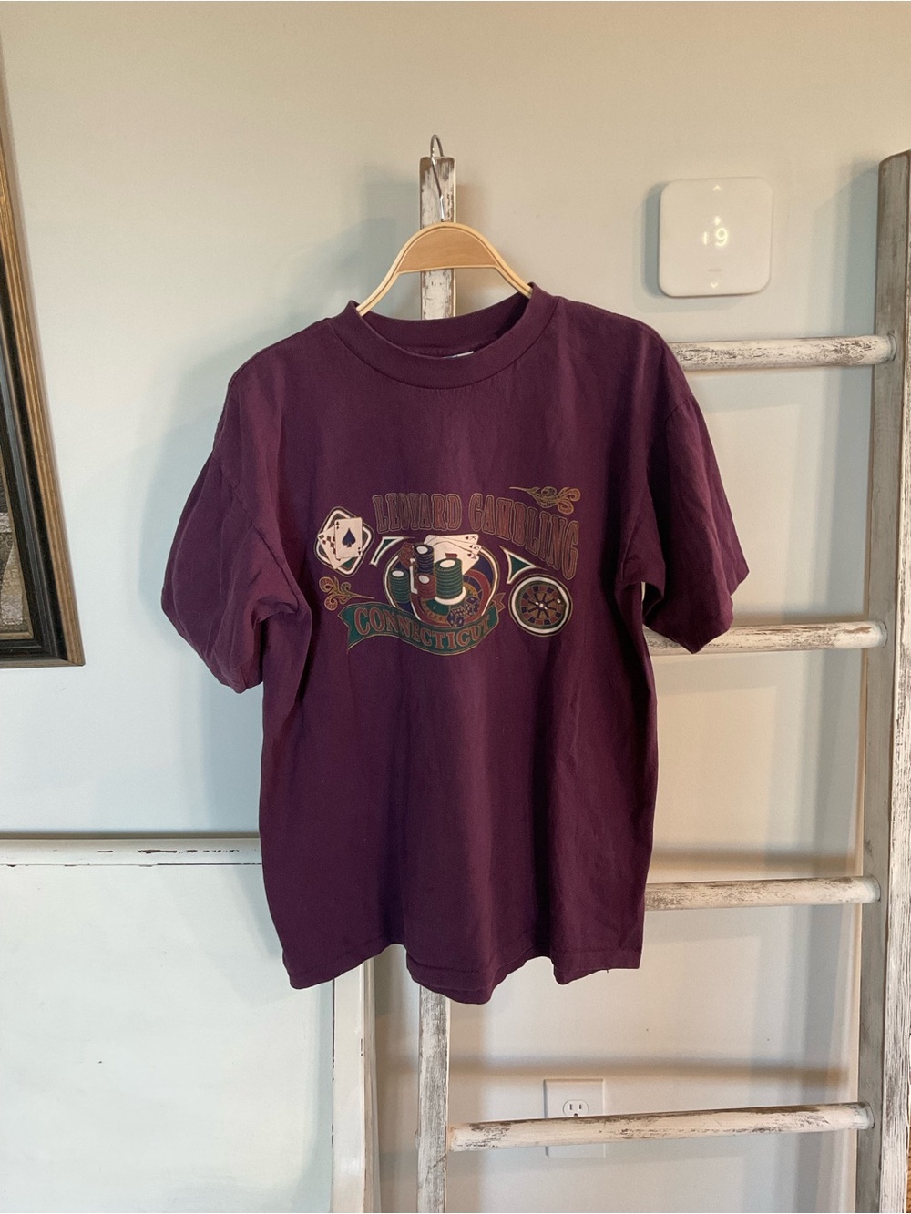Ledyard Gambling Purple Graphic T-shirt Made In USA Casino Gambling Large EUC